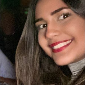 Meet your Posher, Laura